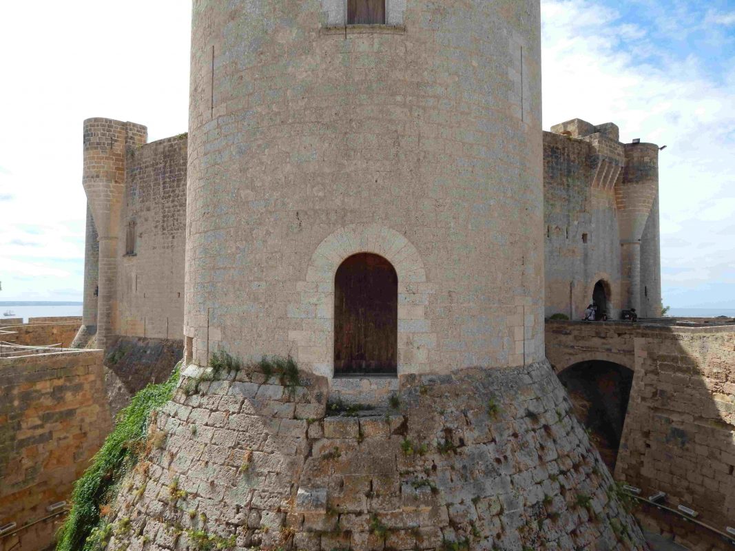 guided tour bellver castle