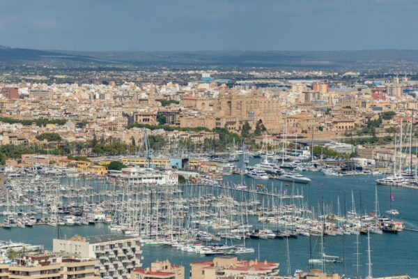 Palma cruise port location near Palma Cathedral and Palma Old Town